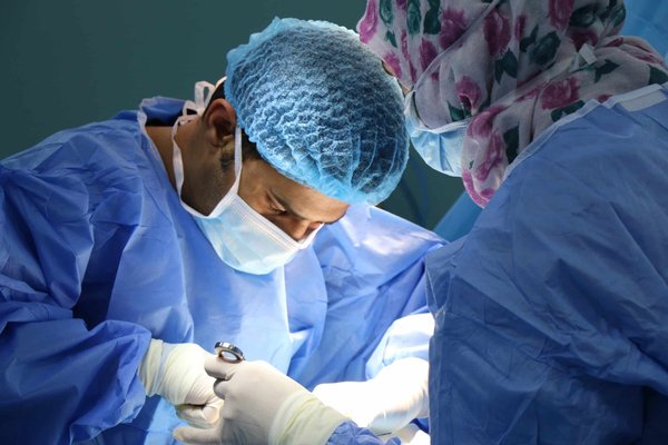 les nouvelles techniques de chirurgie et leurs implications